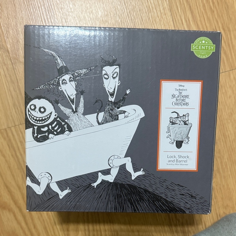 Scentsy Nightmare Before Christmas Mini Warmer  - Black and White